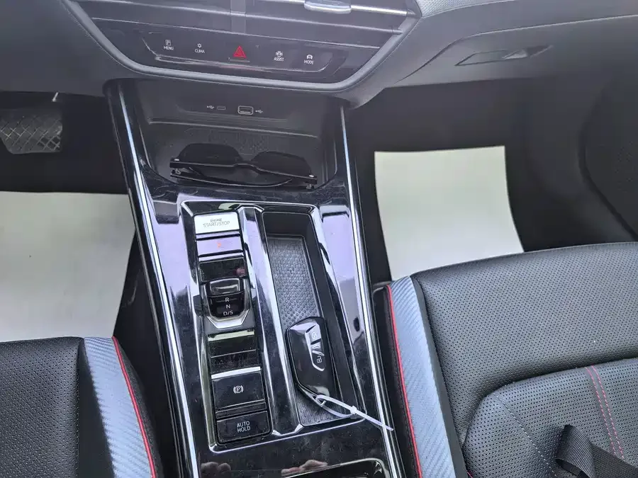 Volkswagen Lamando 2024 Lingdu Lingdu L 280TSI DSG Cool Edition 2024 — миниатюра 3
