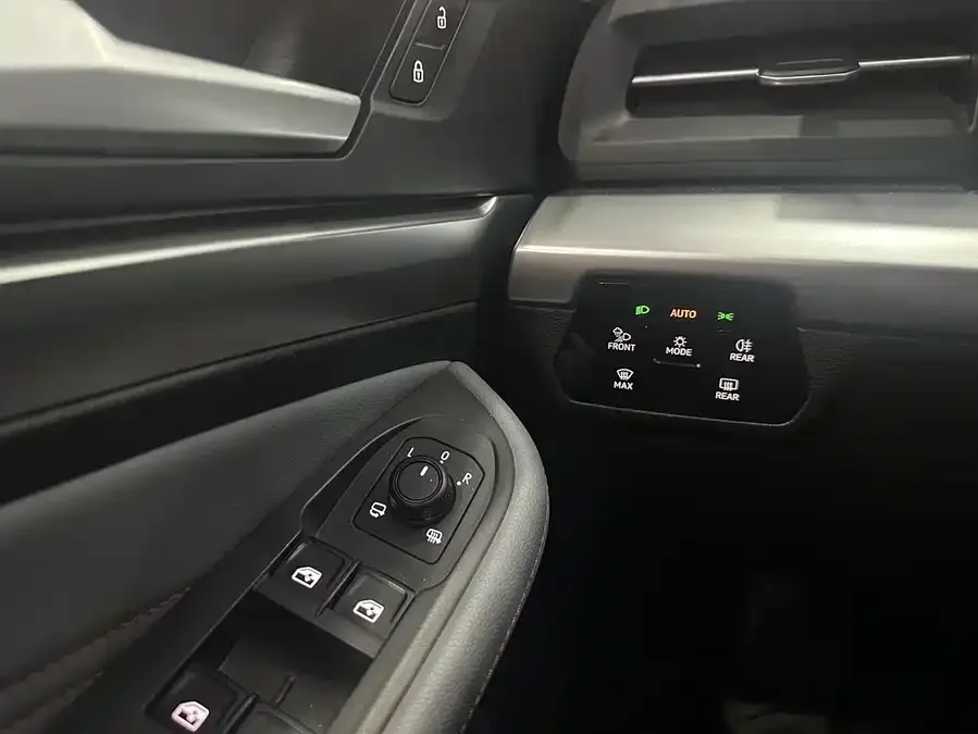 Volkswagen Lamando 2024 Lingdu Lingdu L 280TSI DSG Hot Edition 2024 — миниатюра 3