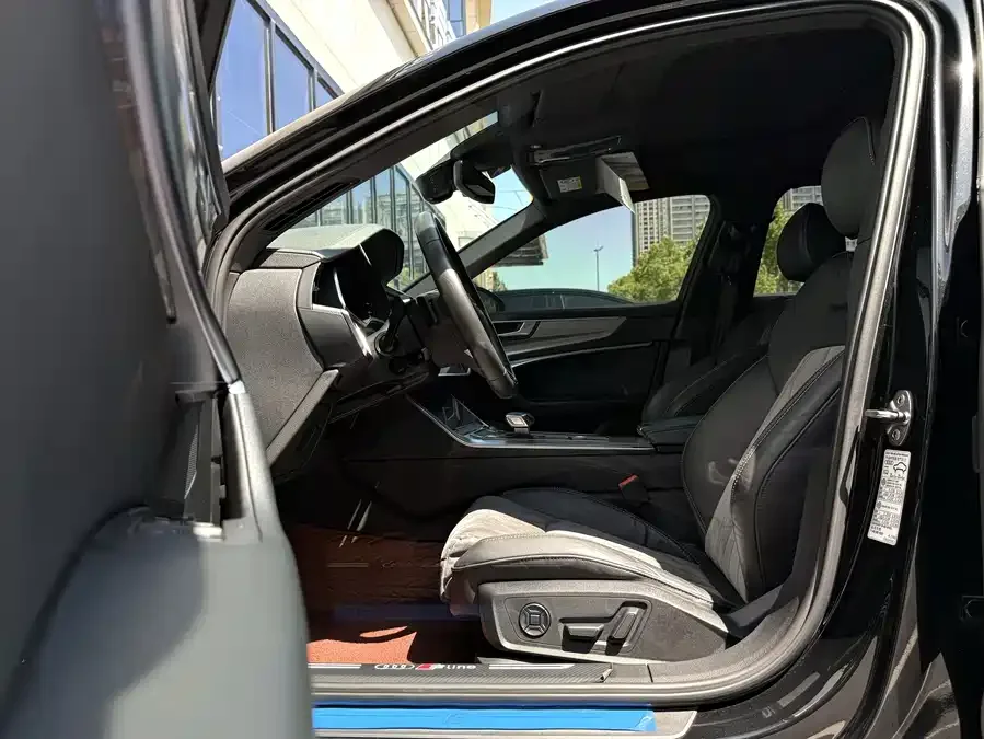 Audi A6L 2021 40 TFSI luxury and dynamic model 2022 — миниатюра 3