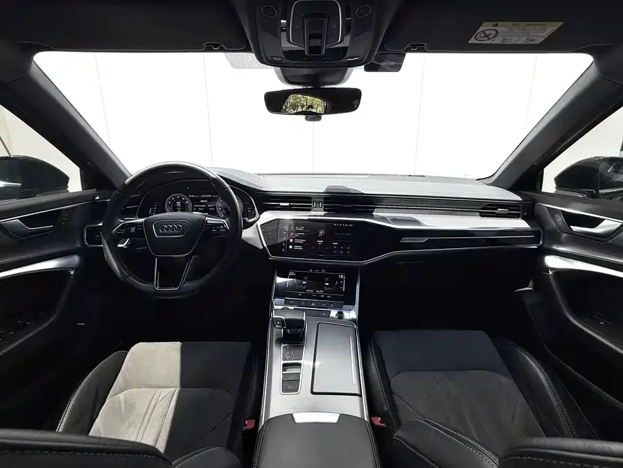 Audi A6L 2021 40 TFSI luxury and dynamic model 2022 — миниатюра 4