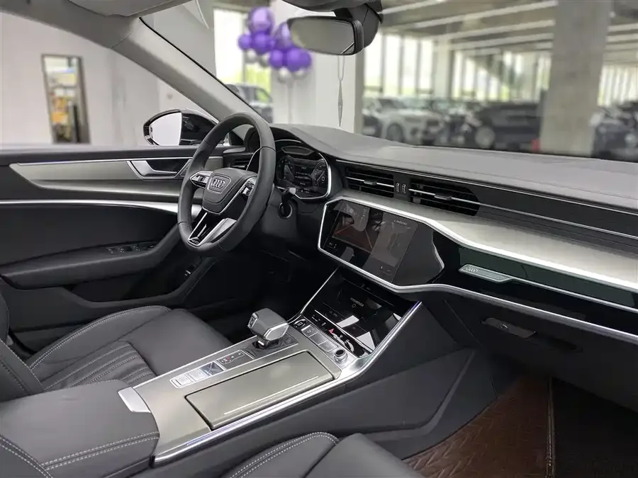 Audi A6L 2024 45 TFSI Premium Edition 2024 — миниатюра 3