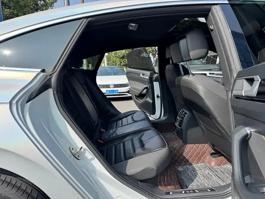Volkswagen FAW- CC FAW-Volkswagen CC 2023 380TSI Eye-catching Edition 2023 — миниатюра 3