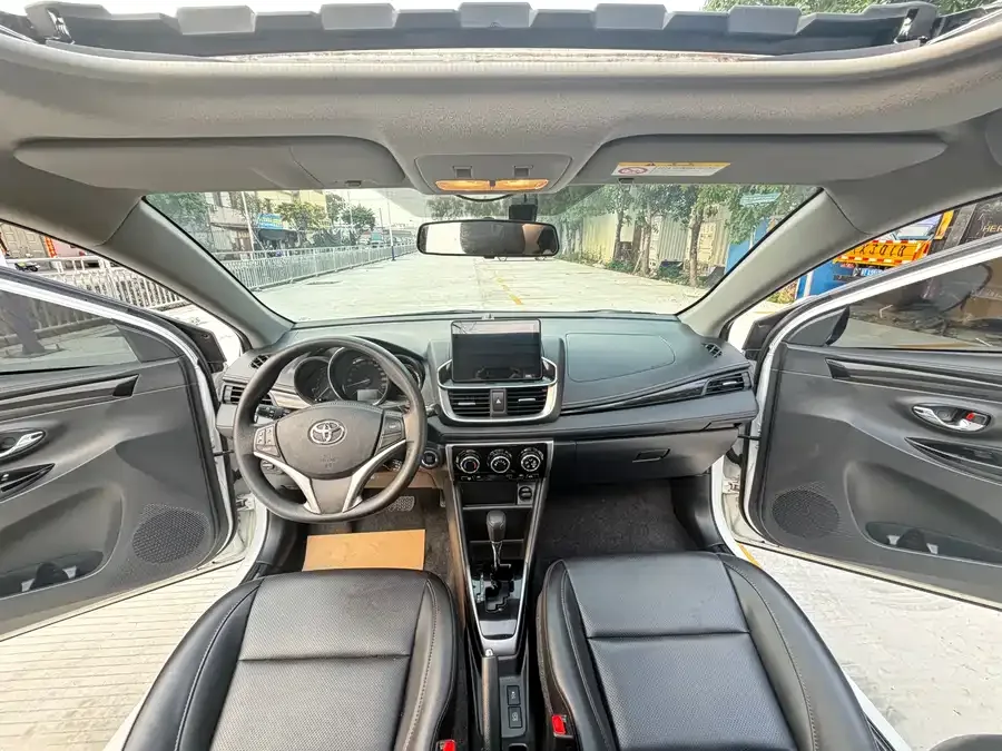 Toyota Yaris L YARiS L 2022 YARiS X 1.5L CVT Premium Edition 2022 — миниатюра 4