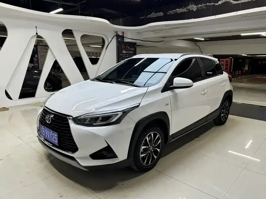 Toyota Yaris L 2022