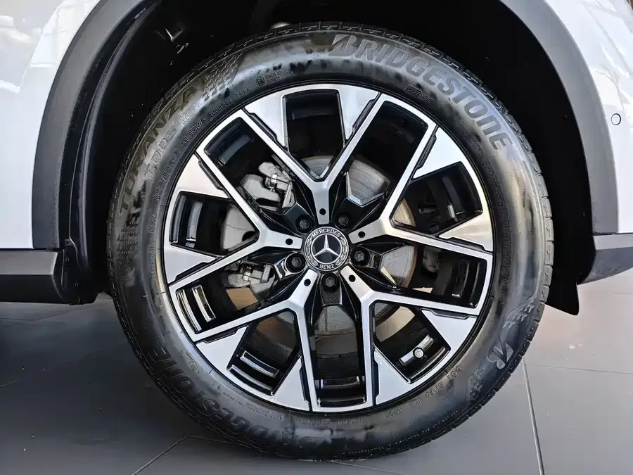 Mercedes-Benz GLC-Class Mercedes-Benz GLC 2023 GLC 260 L 4MATIC dynamic 5-seater 2023 — миниатюра 4