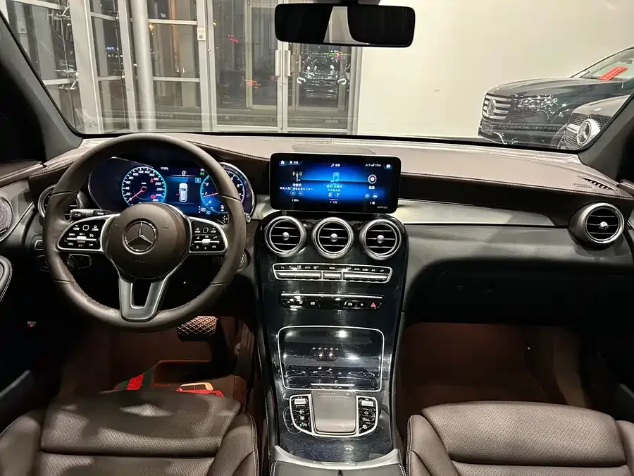 Mercedes-Benz GLC-Class Mercedes-Benz GLC 2021 GLC 260 L 4MATIC Dynamic 2022 — миниатюра 3