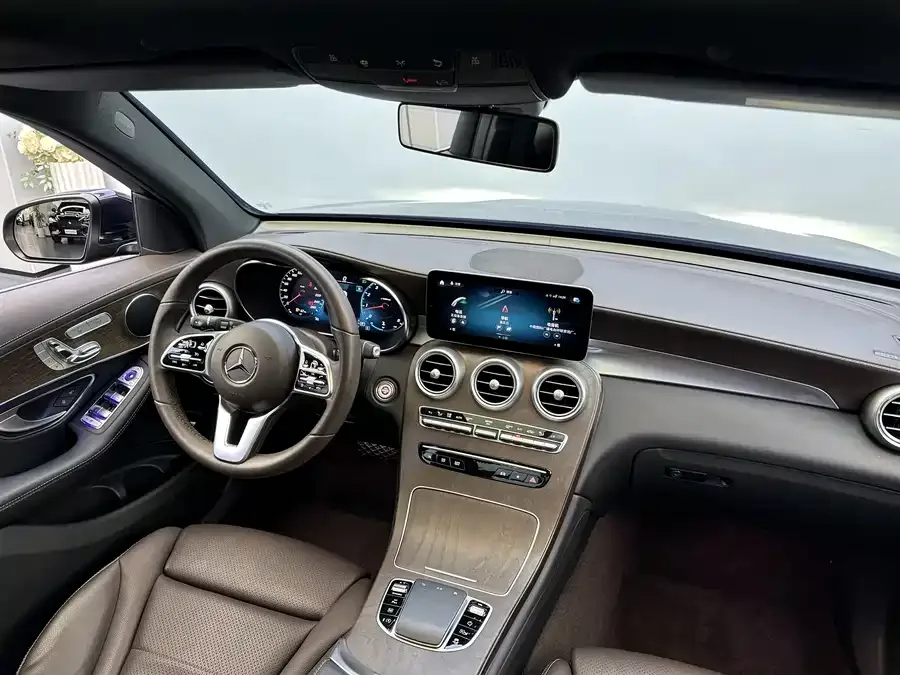 Mercedes-Benz GLC-Class Mercedes-Benz GLC 2022 GLC 300 L 4MATIC Dynamic Collector's Edition 2022 — миниатюра 3
