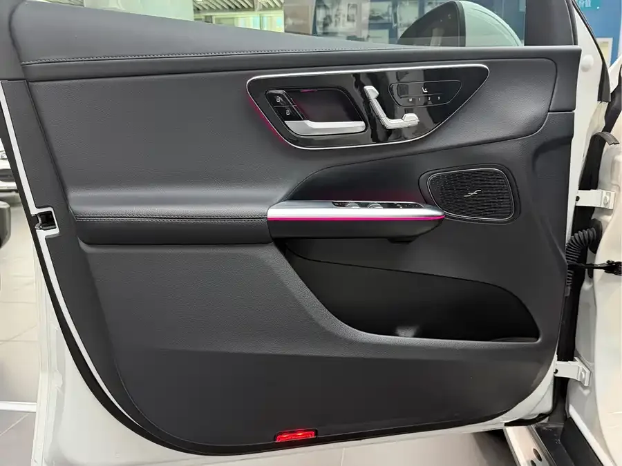 Mercedes-Benz GLC-Class Mercedes-Benz GLC 2025 GLC 300 L 4MATIC Dynamic 5-seater 2025 — миниатюра 5