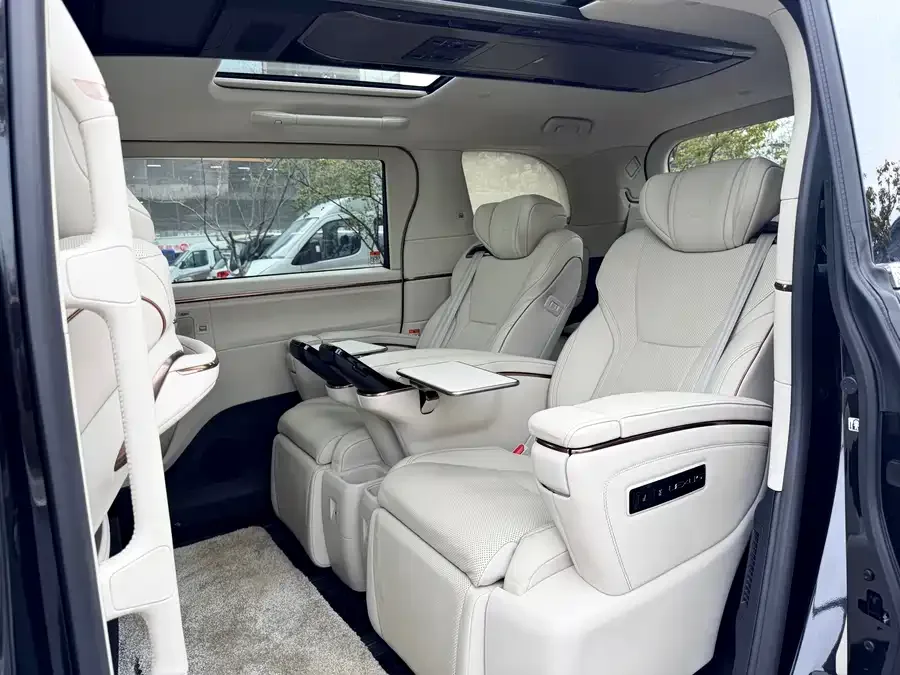 Lexus LM 2023 500h Six-seat Premium Edition 2024 — миниатюра 4