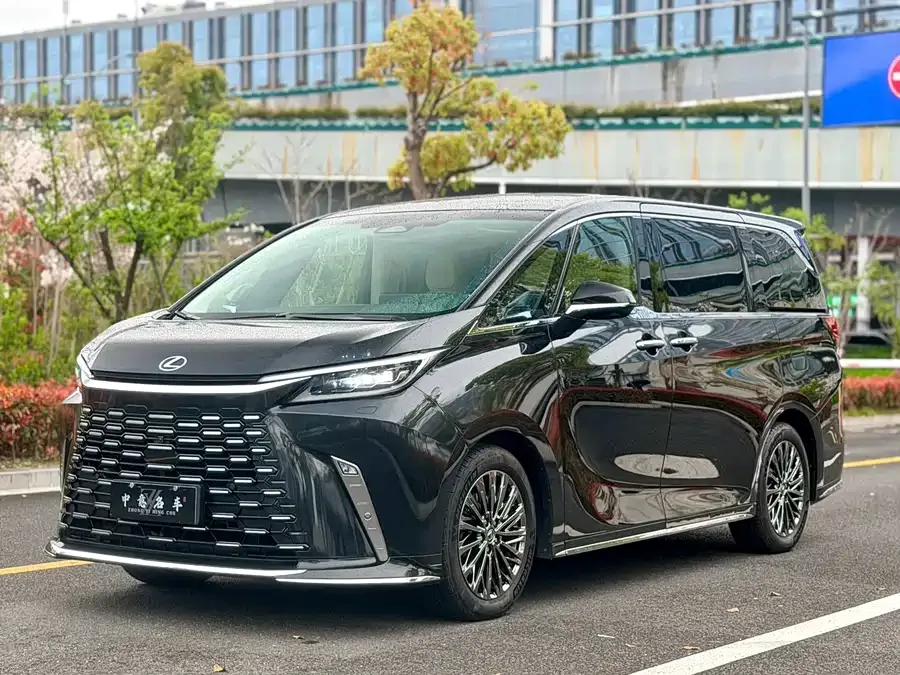 Lexus LM 2024