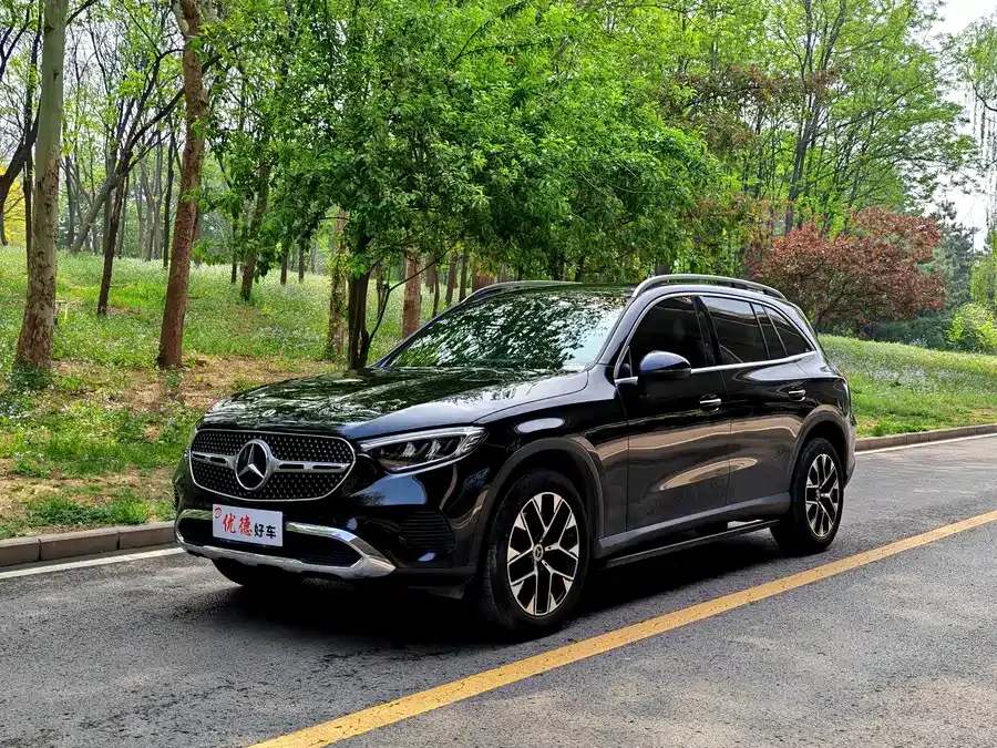 Mercedes-Benz GLC-Class 2023