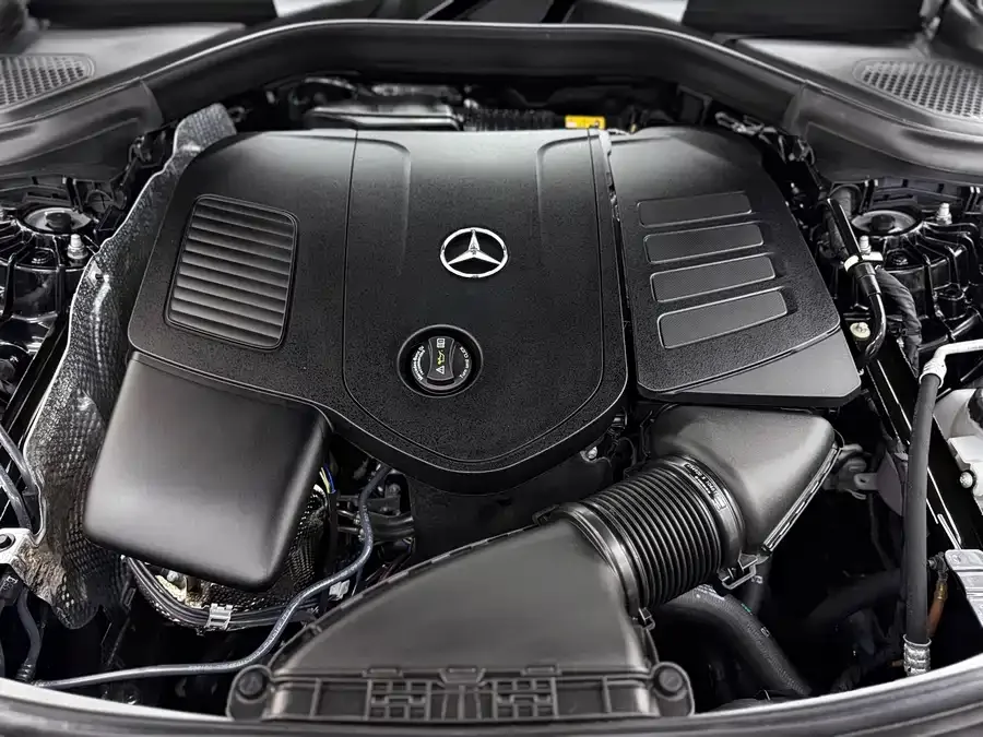 Mercedes-Benz GLC-Class Mercedes-Benz GLC 2024 GLC 300 L 4MATIC luxury 5-seater 2024 — миниатюра 3
