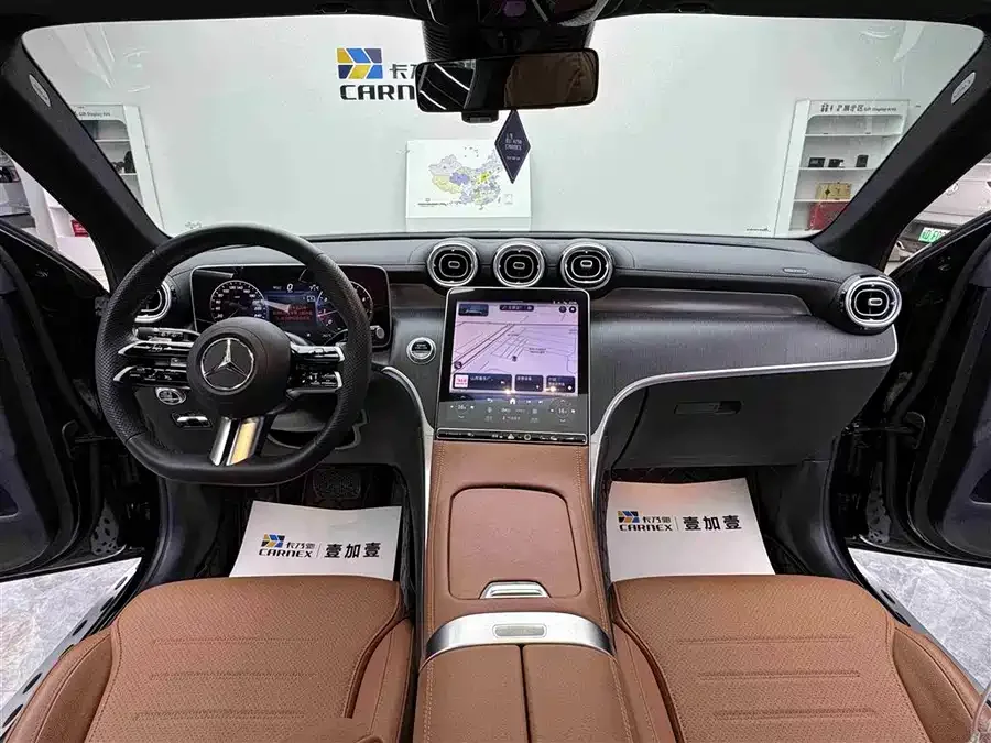 Mercedes-Benz GLC-Class Mercedes-Benz GLC 2024 GLC 260 L 4MATIC luxury 5-seater 2024 — миниатюра 3