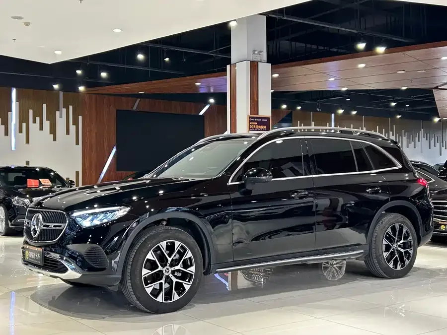 Mercedes-Benz GLC-Class 2025