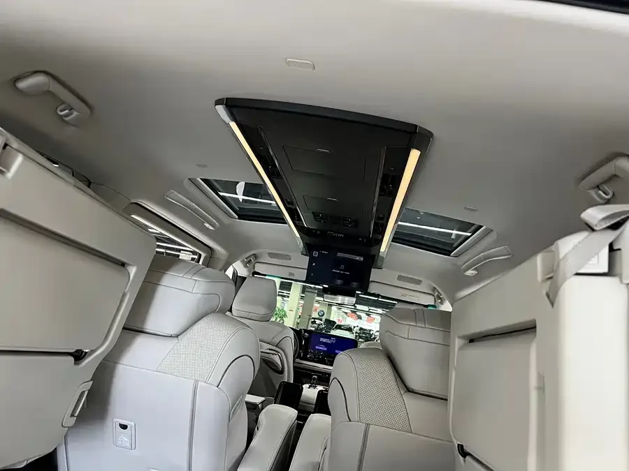 Lexus LM 500h 6-seat Premium Edition (2025) 2025 — миниатюра 3