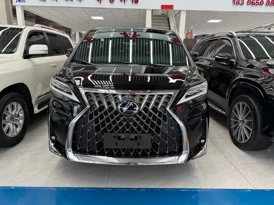 Lexus LM 2022
