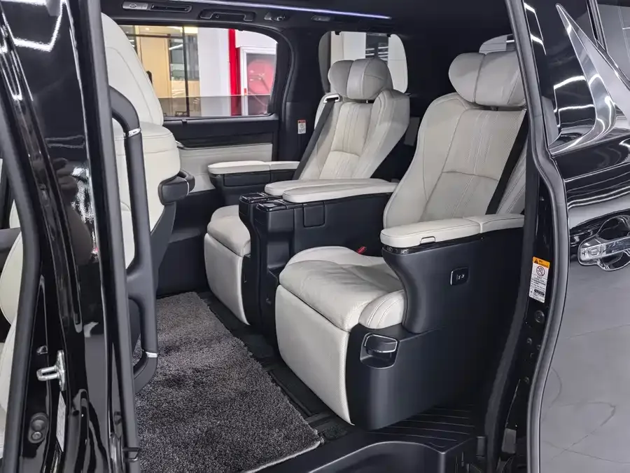 Lexus LM 2020 300h 7-seat Elegant Edition 2023 — миниатюра 3