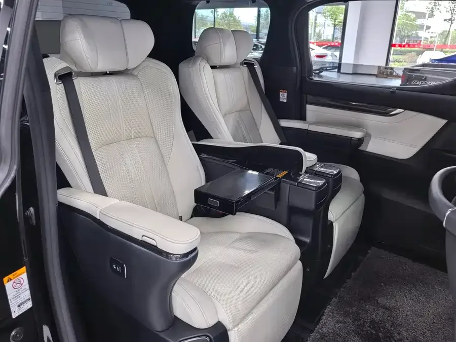Lexus LM 2020 300h 7-seat Elegant Edition 2023 — миниатюра 4