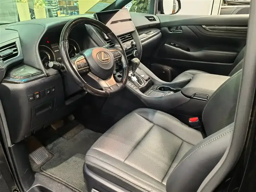 Lexus LM 2020 300h Four-seat Royal Edition 2022 — миниатюра 5