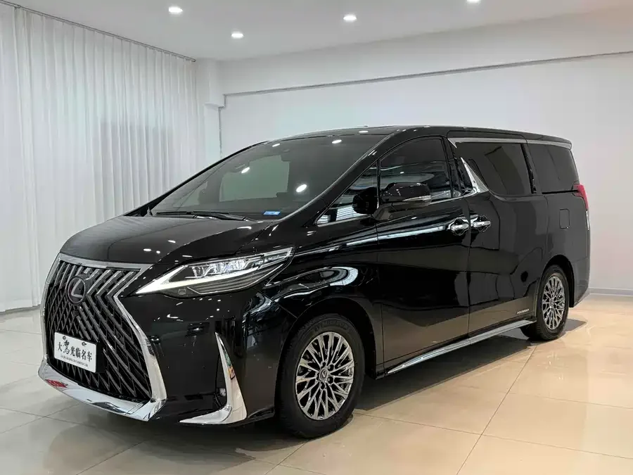 Lexus LM 2022