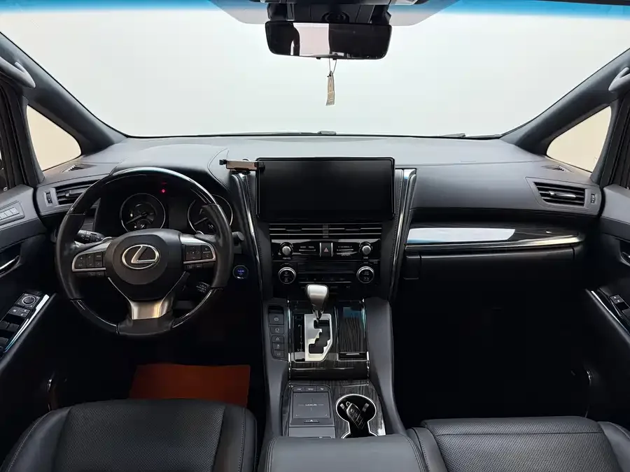 Lexus LM 2020 300h 7-seat Elegant Edition 2022 — миниатюра 5