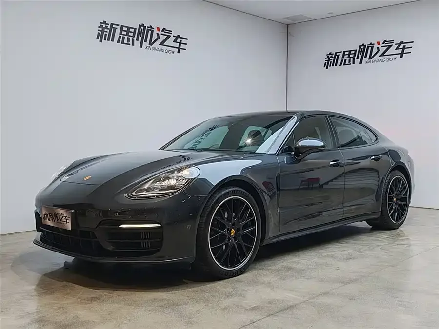 Porsche Panamera 2023