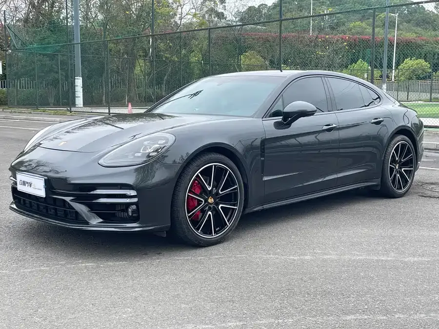 Porsche Panamera 2022