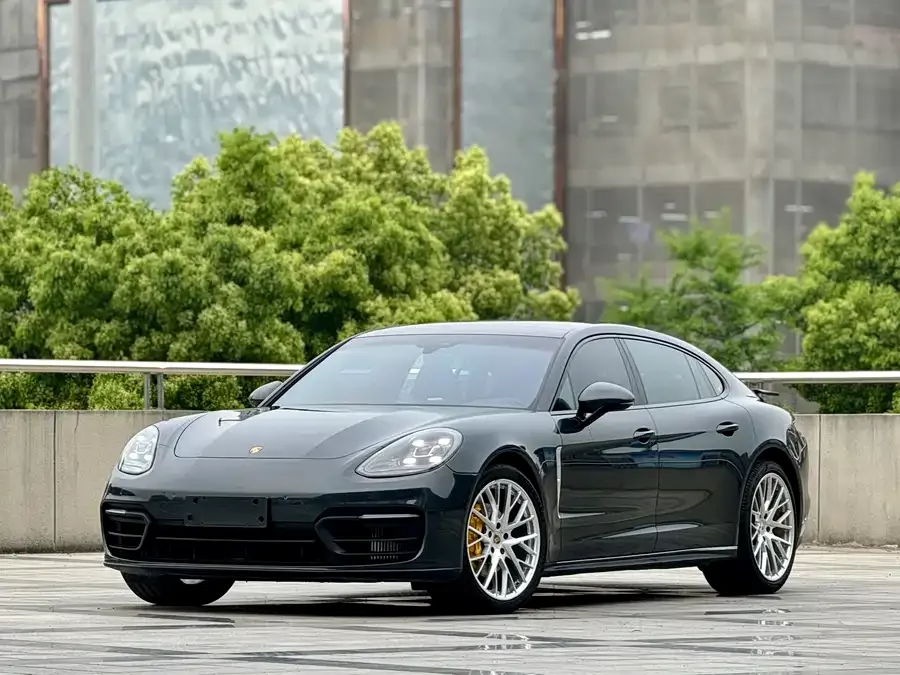 Porsche Panamera 2022