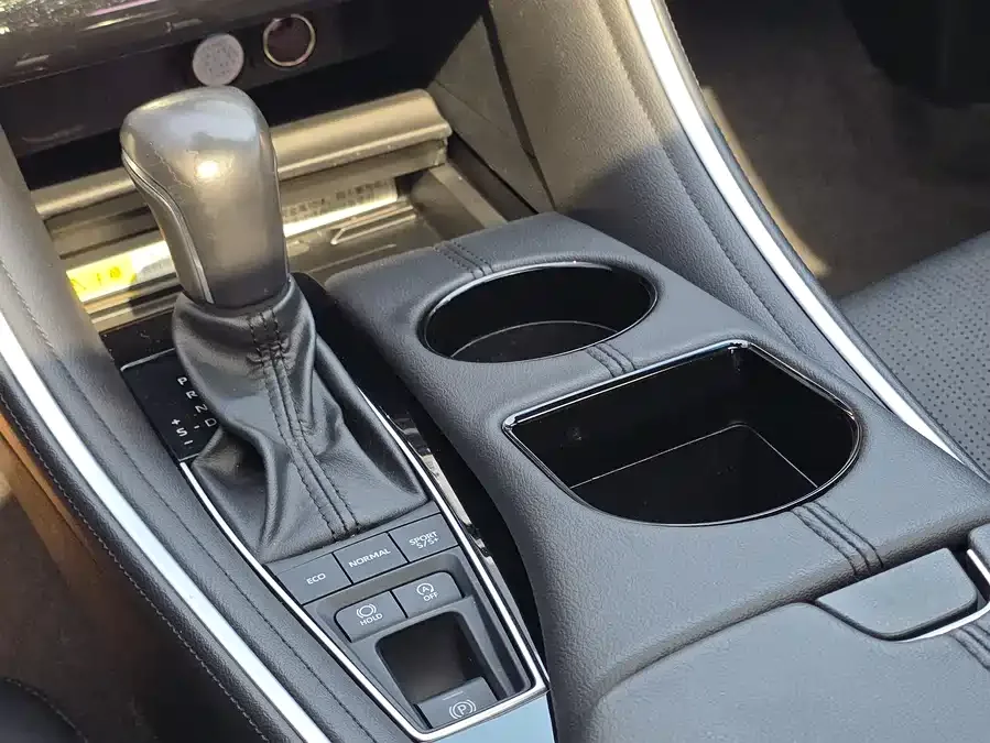 Toyota Avalon Avalon 2023 2.5L Luxury Edition 2023 — миниатюра 5