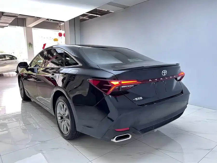 Toyota Avalon Asia Dragon 2021 2.5L Deluxe Edition 2022 — миниатюра 2