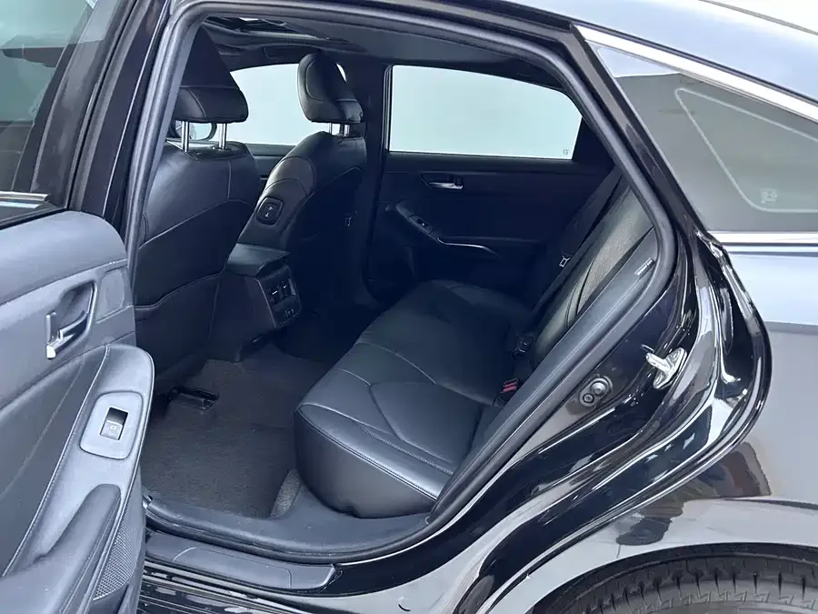 Toyota Avalon Asia Dragon 2021 2.5L Deluxe Edition 2022 — миниатюра 3