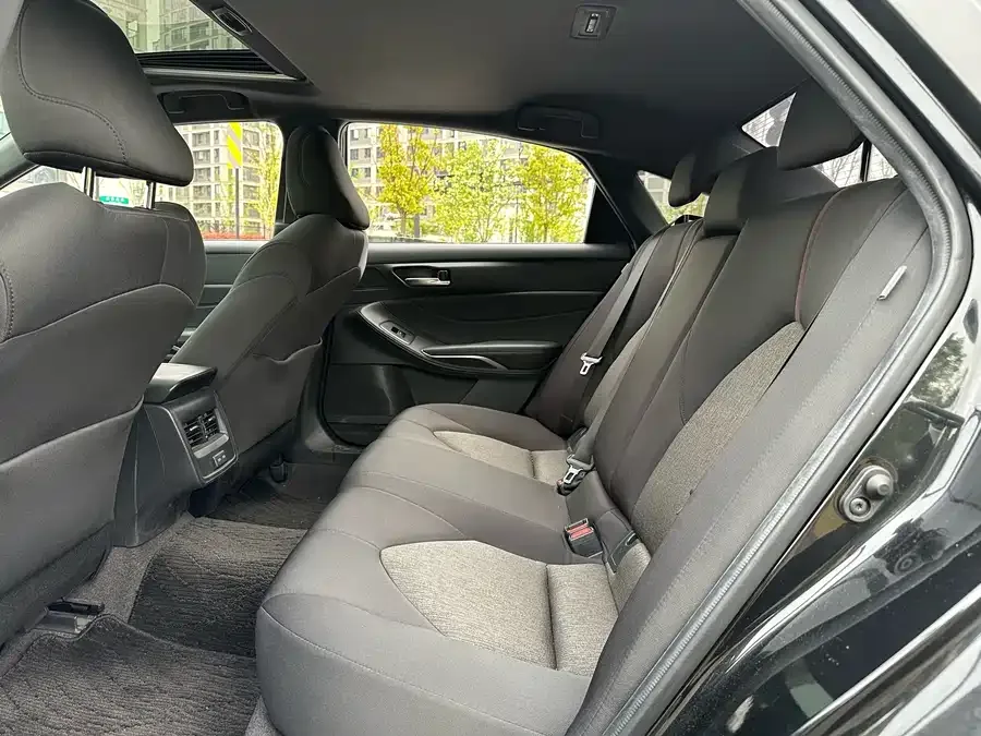 Toyota Avalon Asia Dragon 2022 2.0L Enterprising Edition 2022 — миниатюра 3