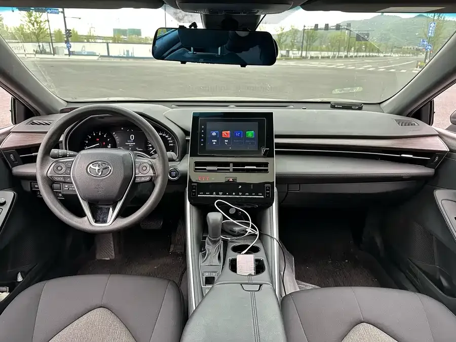 Toyota Avalon Asia Dragon 2022 2.0L Enterprising Edition 2022 — миниатюра 4