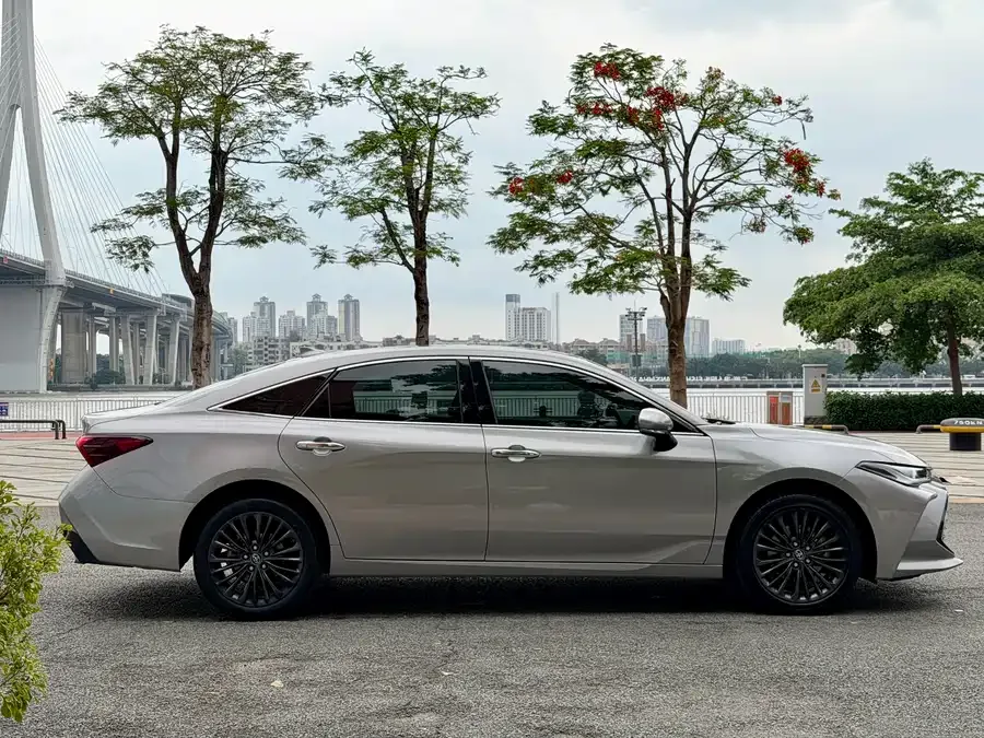 Toyota Avalon 2023 Avalon 2.0L XLE Premium Edition 2024 — миниатюра 2