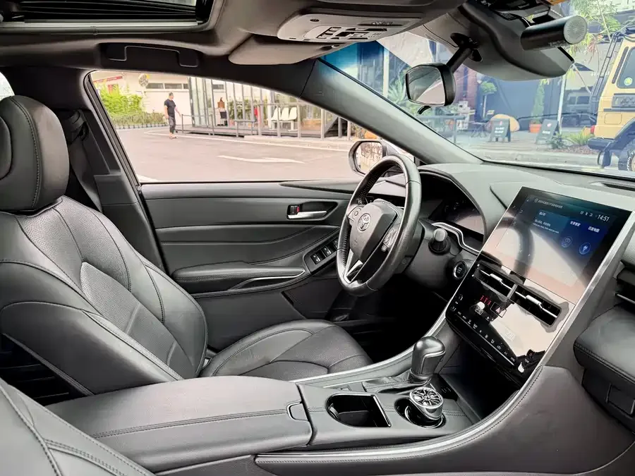Toyota Avalon 2023 Avalon 2.0L XLE Premium Edition 2024 — миниатюра 4