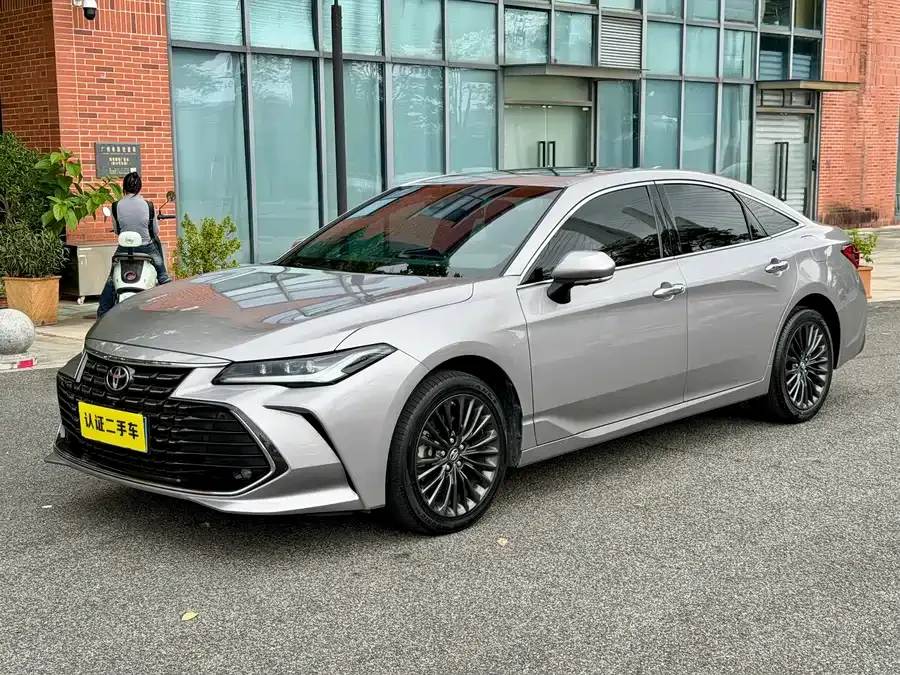 Toyota Avalon 2023 Avalon 2.0L XLE Premium Edition 2024 — фото 1, купить с доставкой в Москву