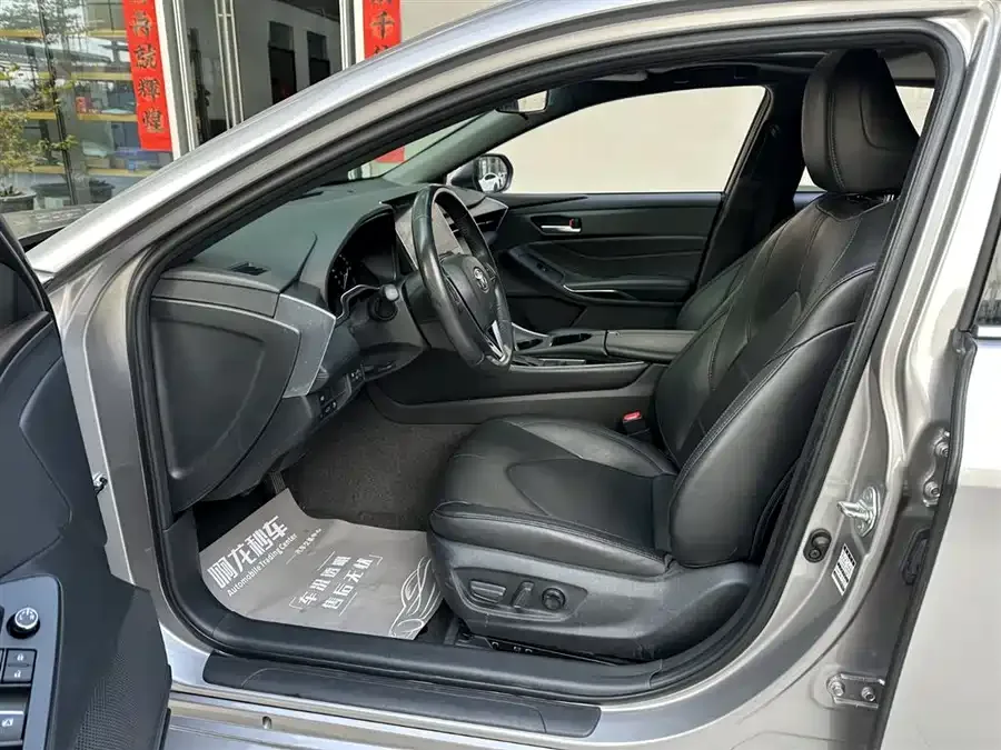 Toyota Avalon Avalon 2023 2.0L Luxury Edition 2023 — миниатюра 3
