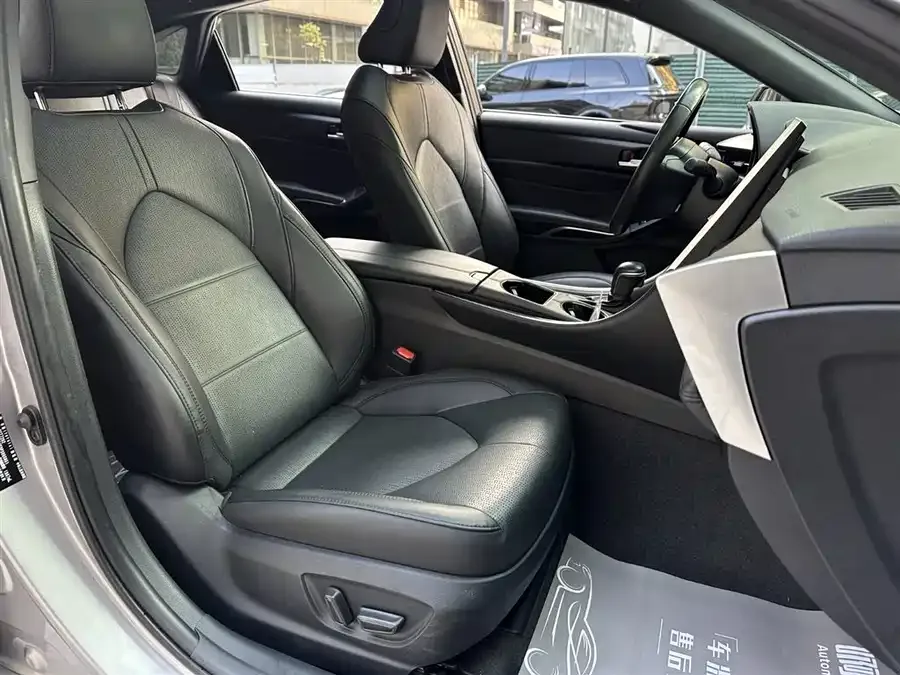 Toyota Avalon Avalon 2023 2.0L Luxury Edition 2023 — миниатюра 4