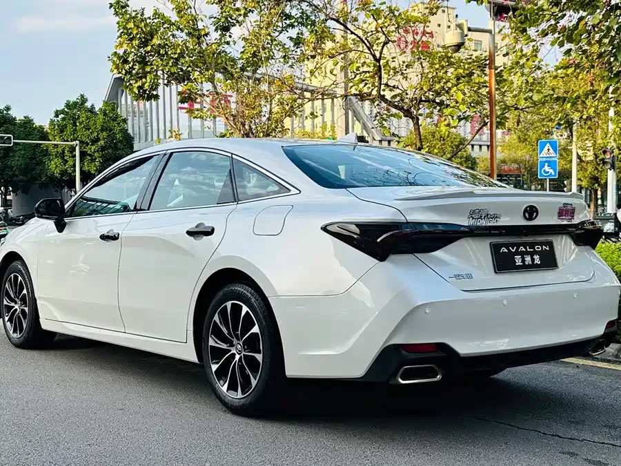 Toyota Avalon Avalon 2023 2.5L Luxury Edition 2024 — миниатюра 2