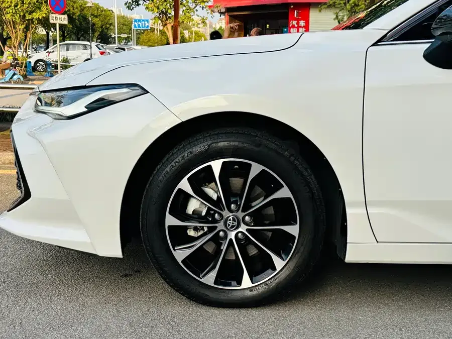 Toyota Avalon Avalon 2023 2.5L Luxury Edition 2024 — миниатюра 3