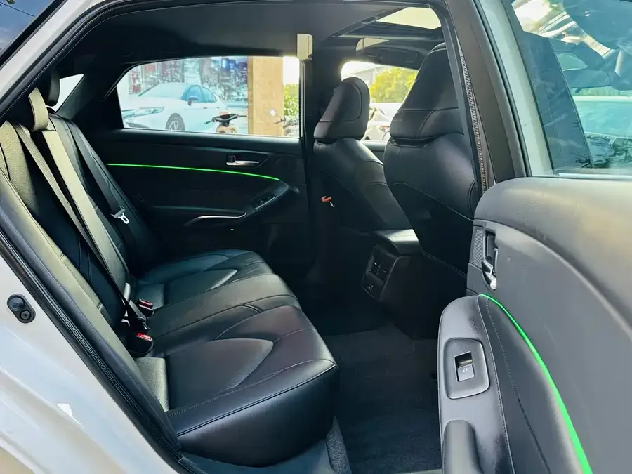 Toyota Avalon Avalon 2023 2.5L Luxury Edition 2024 — миниатюра 4