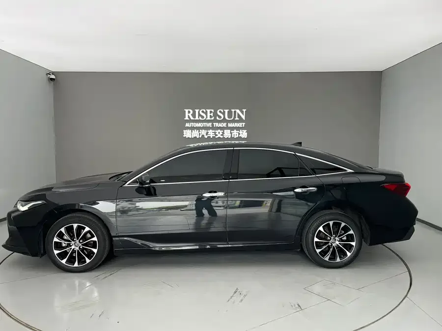 Toyota Avalon Avalon 2024 2.0L Luxury Edition 2024 — миниатюра 4