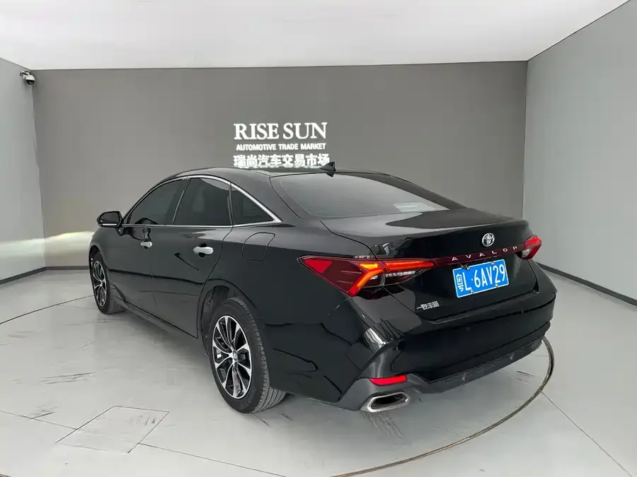 Toyota Avalon Avalon 2024 2.0L Luxury Edition 2024 — миниатюра 5