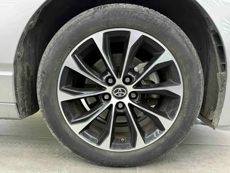 Toyota Avalon Asia Dragon 2022 2.0L Enterprising Edition 2022 — миниатюра 2