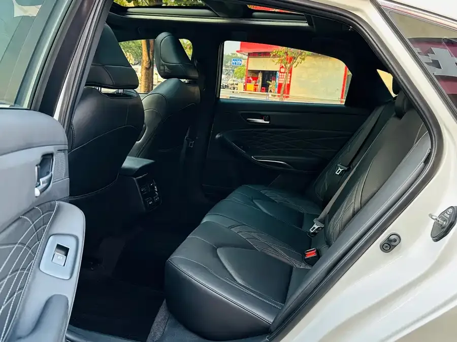 Toyota Avalon 2023 Avalon 2.5L Touring Premium Edition 2023 — миниатюра 4