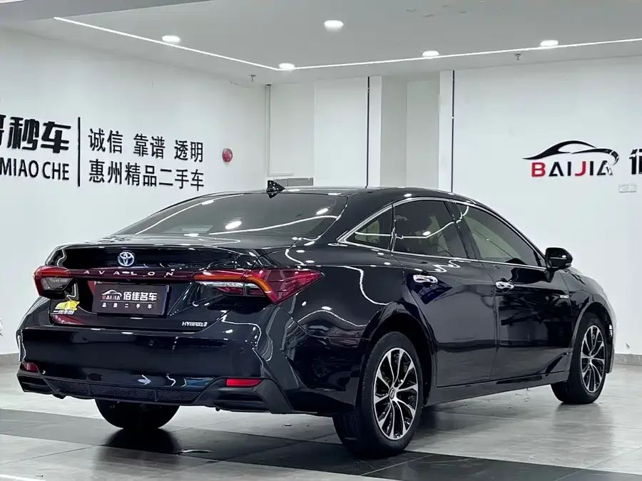 Toyota Avalon 2023 Avalon Hybrid 2.5L Luxury Edition 2022 — миниатюра 2