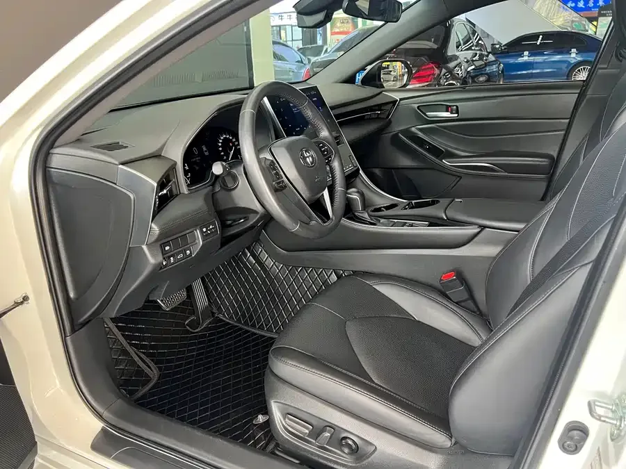 Toyota Avalon Asia Dragon 2022 2.0L Deluxe Edition 2023 — миниатюра 2