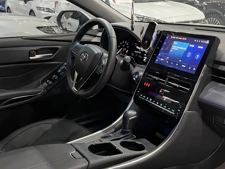 Toyota Avalon Asia Dragon 2022 2.0L Deluxe Edition 2022 — миниатюра 3