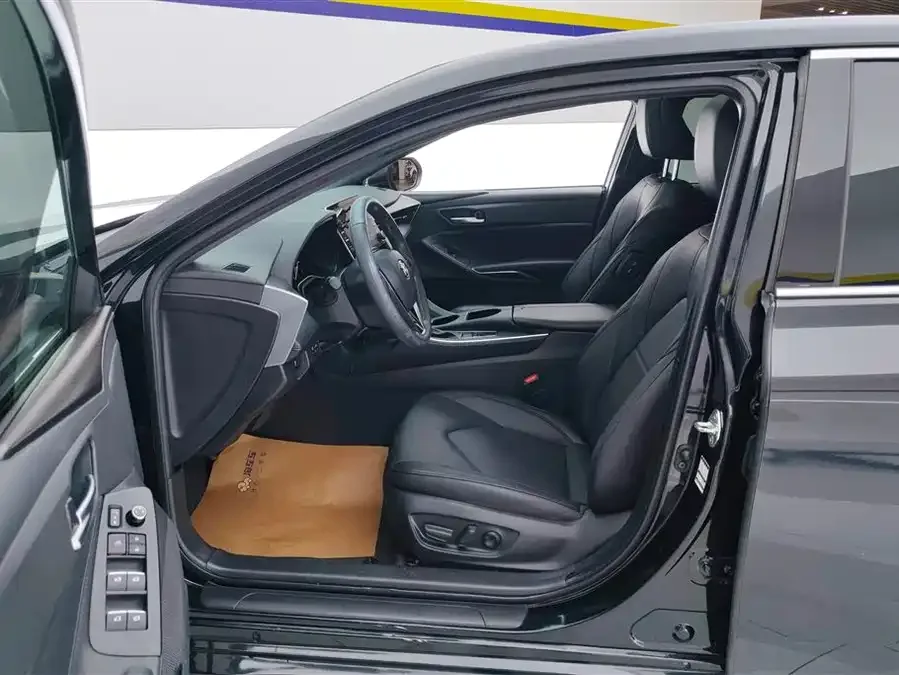 Toyota Avalon Asia Dragon 2019 2.0L Deluxe Edition National VI 2022 — миниатюра 3
