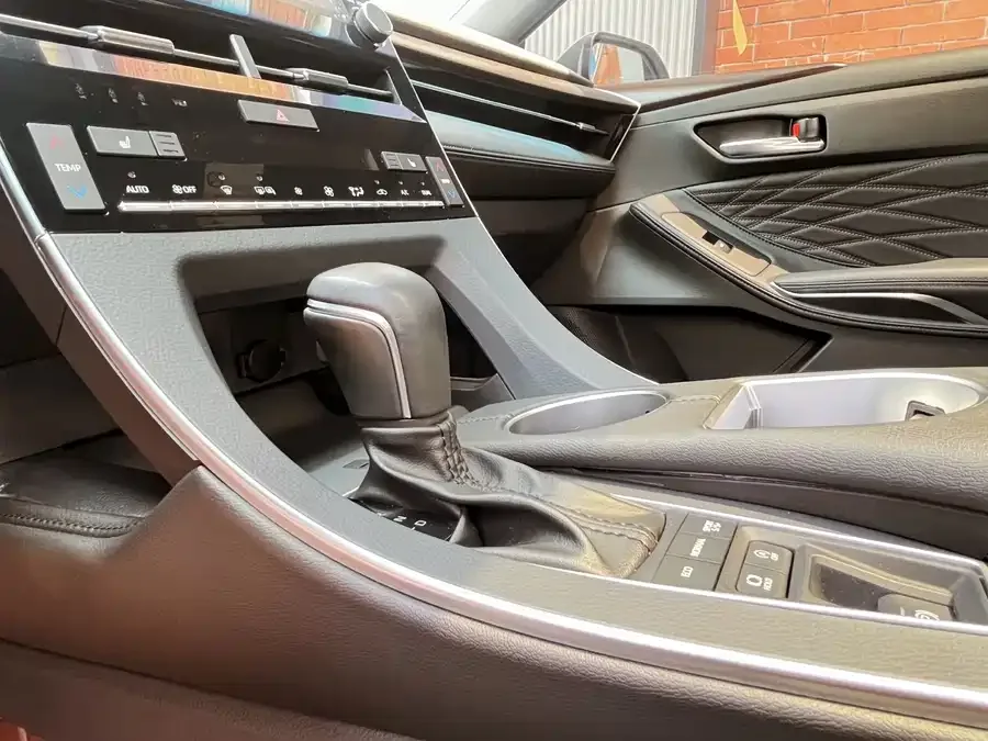 Toyota Avalon 2019 Avalon 2.5L Touring Premium Edition National VI 2022 — миниатюра 4